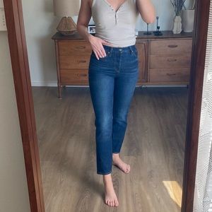 LEVI Wedgie dark wash jeans